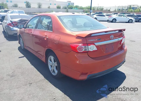2013 Toyota Corolla S Special Edition z USA, uszkodzony, nr VIN 2T1BU4EE6DC096589